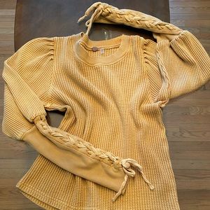 FREE PEOPLE - FP ONE - MUSTARD YELLOW TOP